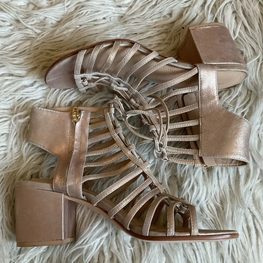 Pour La Victoire Metallic Rose Gold Leather Gladiator Lace Up Block Heel EUC 9